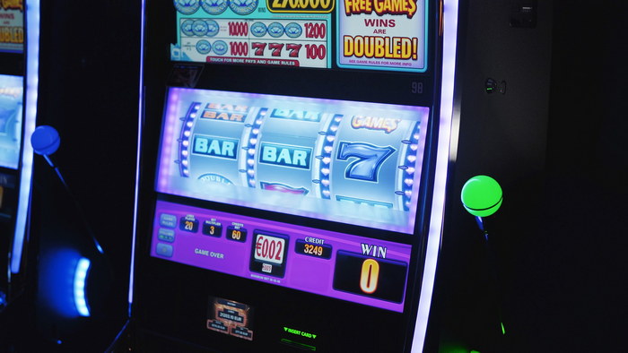 Definition and History of Slot Machine